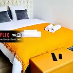 Апартаменты Ng Prestige - Lille I Winoc - T2 - Netflix - Wifi - Cuisine - Parking Gratuit