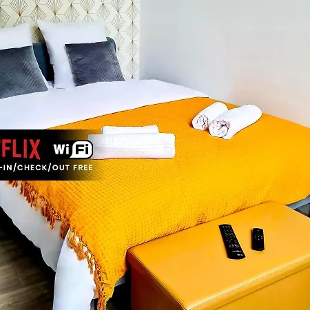 Apartment Ng Suitehome: With Netflix & Free Parking