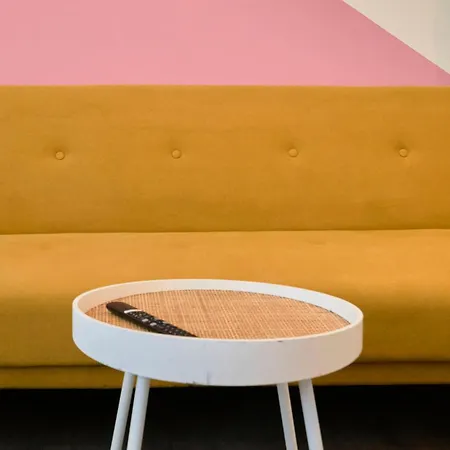 Ng Suitehome: With Netflix & Free Parking Apartment