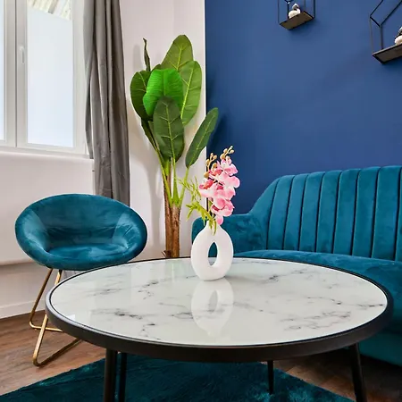 Ng Suitehome: With Netflix & Free Parking Apartment *