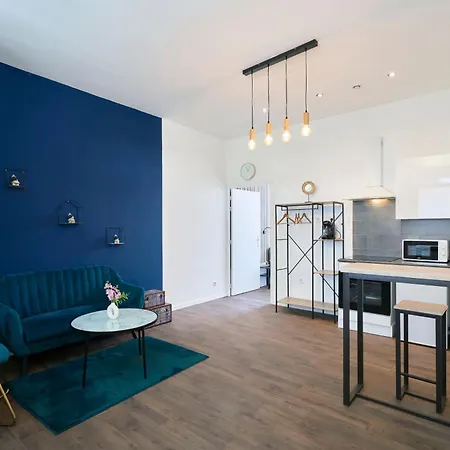 Apartment Ng Suitehome: With Netflix & Free Parking Tourcoing